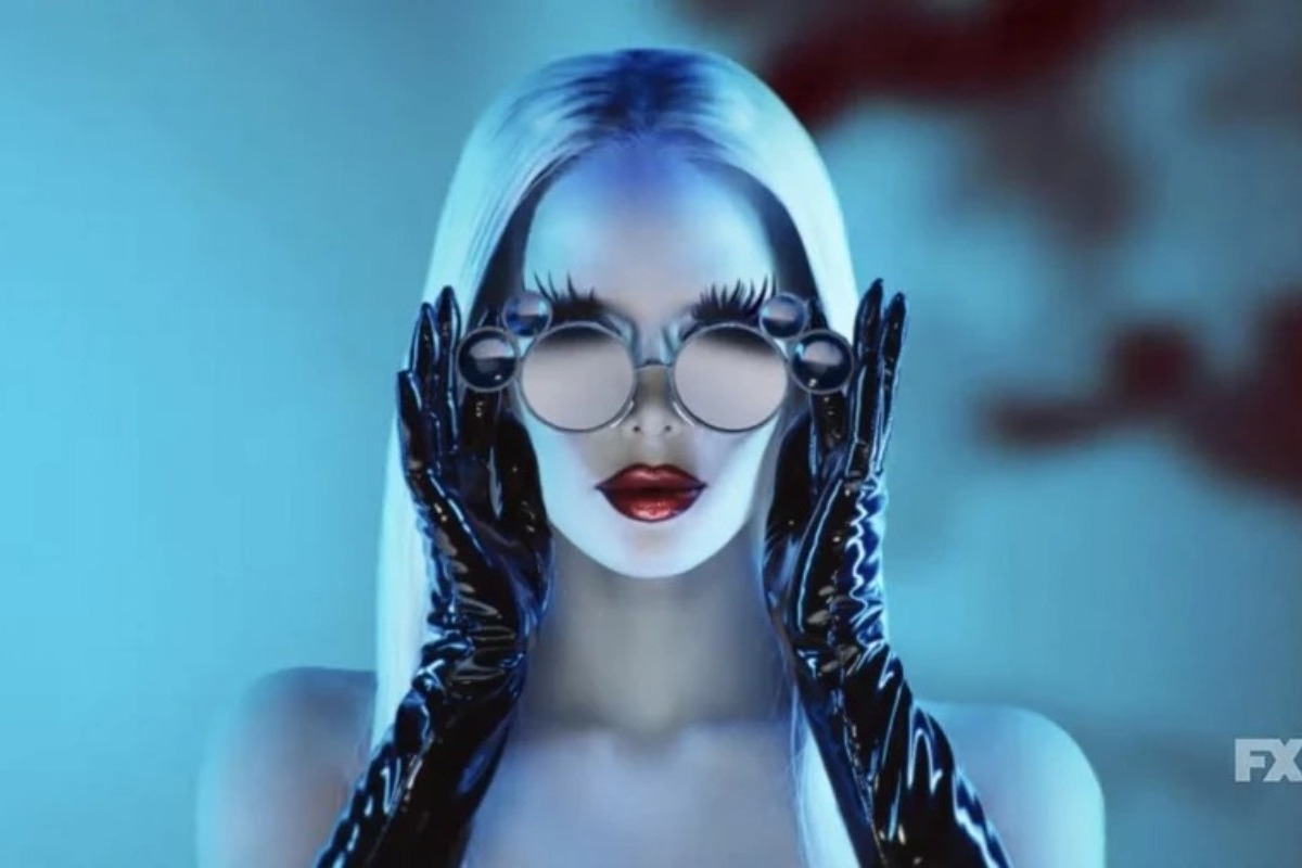 Η ανάρτηση της Kim Kardashian με... ανύπαρκτο μπικίνι και το σχόλιο της «Ρίσκαρε και θα λάβεις»