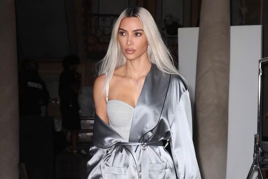 Η Kim Kardashian τρολάρει με το μακιγιάζ της την Kylie και τα καλλυντικά της