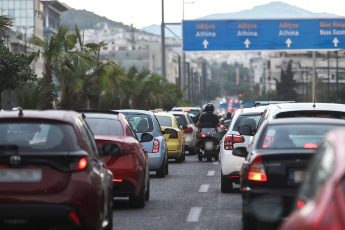 «Κόλαση» στους δρόμους της Αθήνας λόγω της απεργίας ‑ Μποτιλιάρισμα σε Κηφισό, Κηφισίας, Μεσογείων