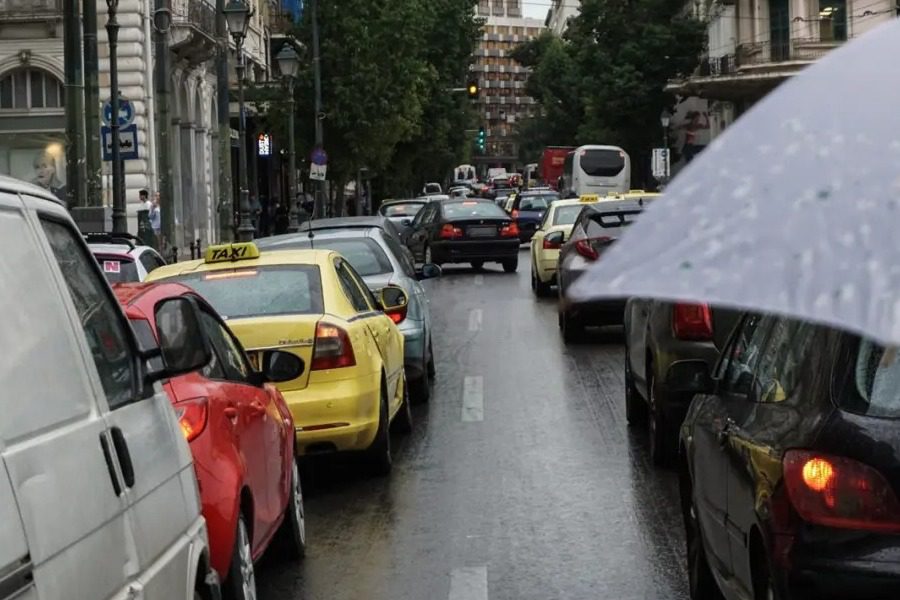 Πλημμύρα στην Αττική ‑ Ποιοι δρόμοι έχουν μποτιλιάρισμα