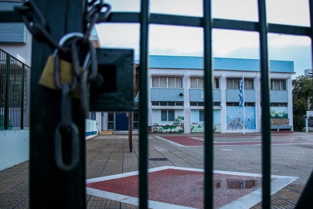 Η κυβέρνηση «άδειασε» τη Δόμνα Μιχαηλίδου για φράση της σχετικά με τις συγχωνεύσεις των σχολείων