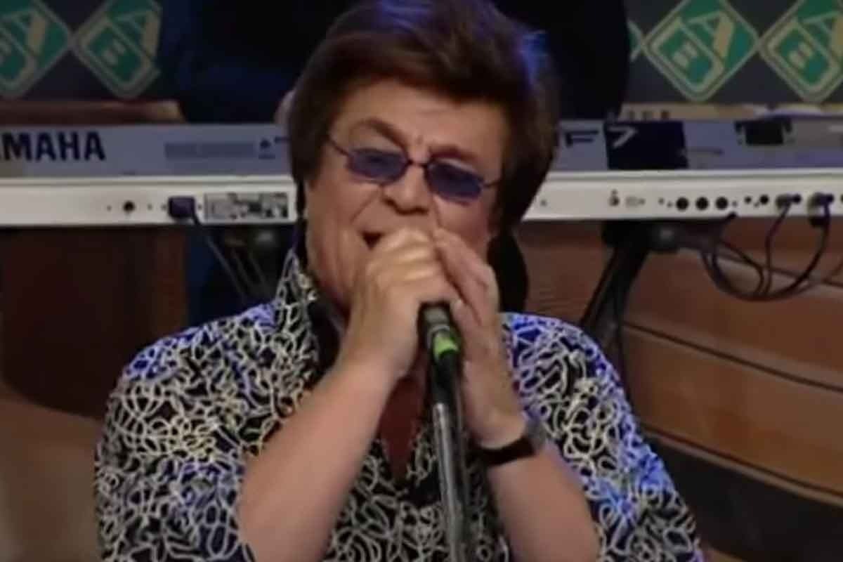 Πέθανε ο Βασίλης Κωνσταντινίδης των θρυλικών Idols