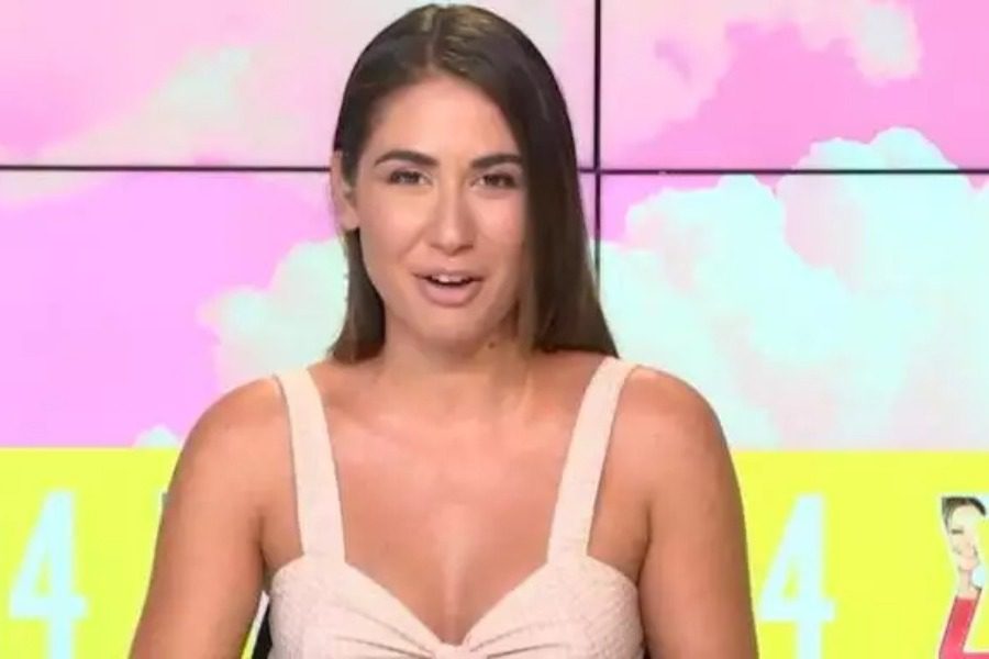 Η Έλενα Κρεμλίδου «ζαλίζει» με το μικροσκοπικό της μπικίνι