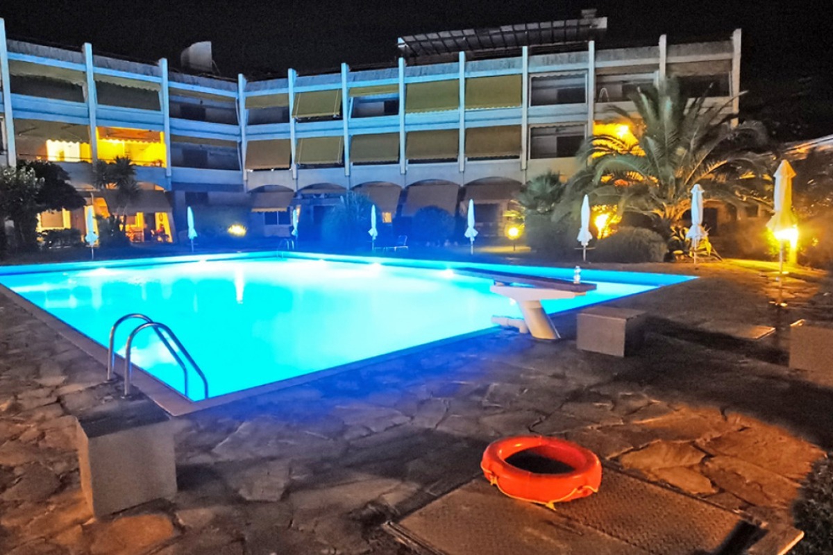 Γιατρός για την τραγωδία με τη 10χρονη στη Ν.Μάκρη: «Το παιδί είχε φάει, ζούσε όταν το βγάλαμε από την πισίνα»