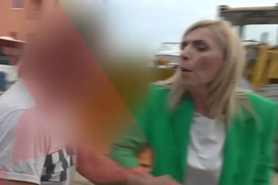 Ρένα Κουβελιώτη: Βίντεο από τη στιγμή της επίθεσης στη δημοσιογράφο