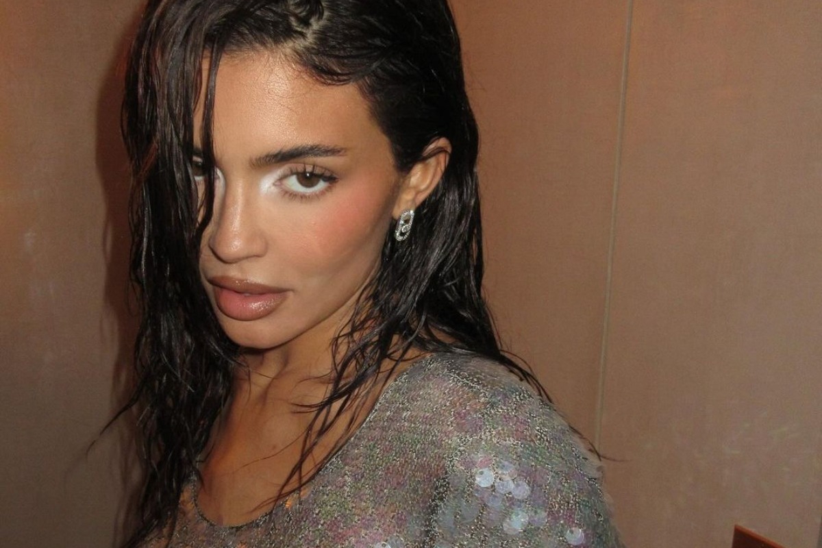 Αλλος άνθρωπος! Η Kylie Jenner άλλαξε τα μαλλιά της κι έγινε αγνώριστη