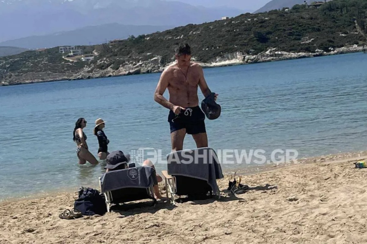 Κυριάκος Μητσοτάκης: Πρώτες βουτιές στην Κρήτη ‑ Ποια παραλία επέλεξε ο πρωθυπουργός