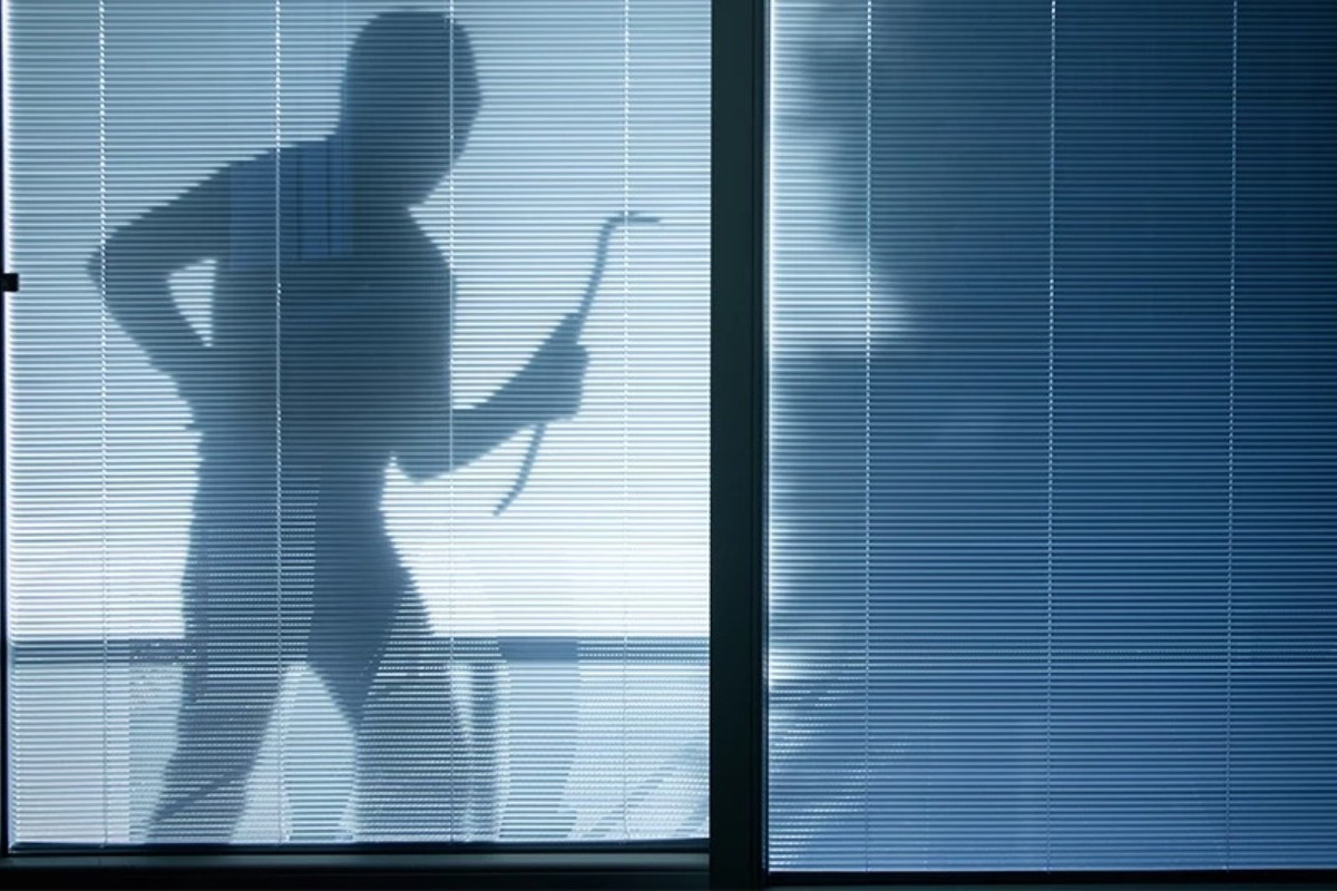 Κλέφτης για κλάματα: Ξέχασε το κινητό του σε σπίτι που διέρρηξε