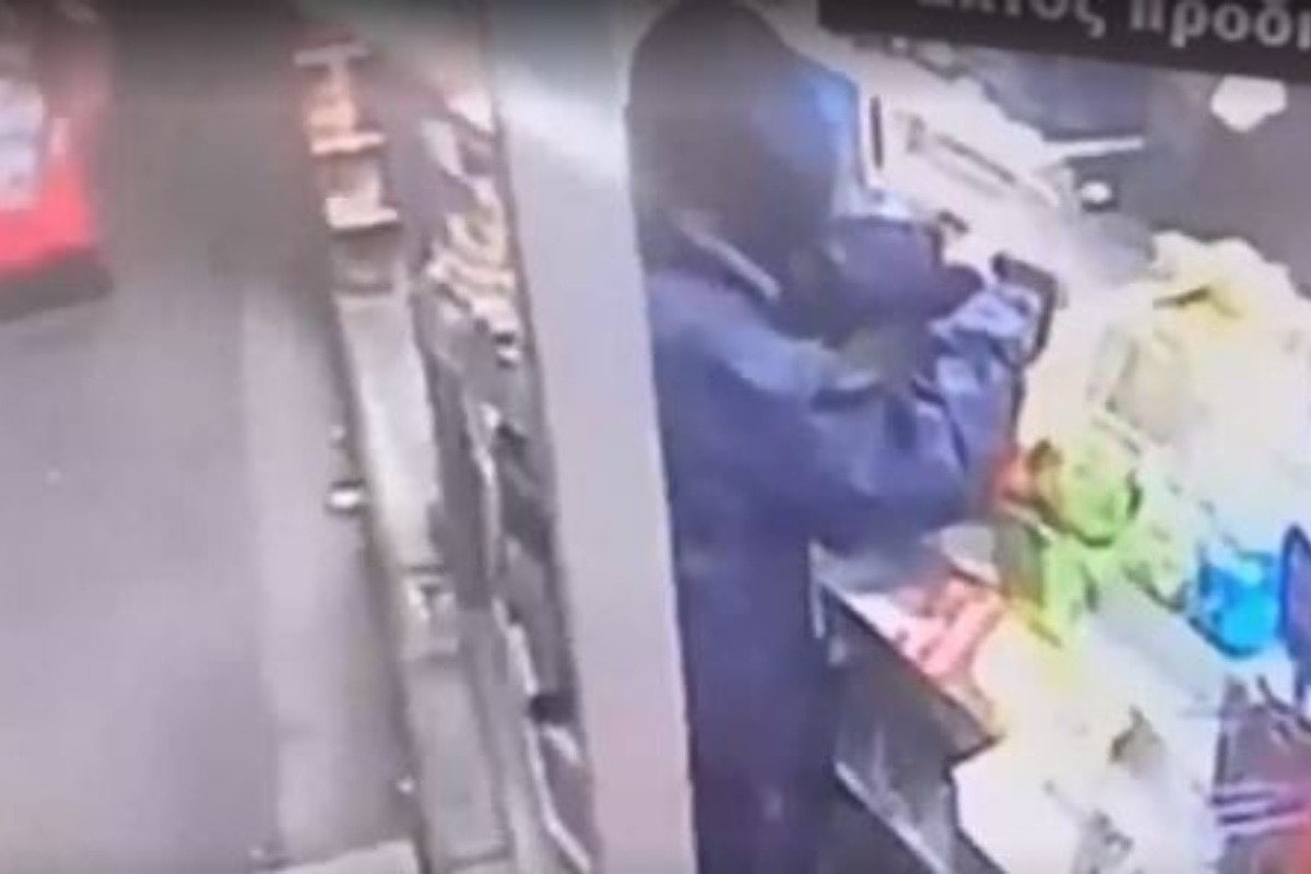 Θεσσαλονίκη: Περιπτεράς ακινητοποίησε ένοπλο ληστή – Δείτε βίντεο
