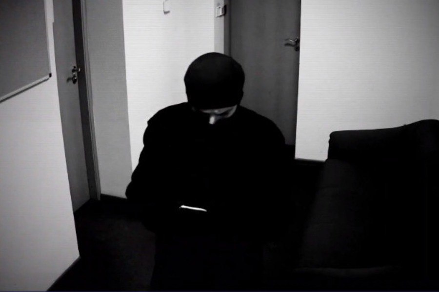 Ληστής μπήκε σε σπίτι αλλά άφησε πίσω το... κινητό του τηλέφωνο