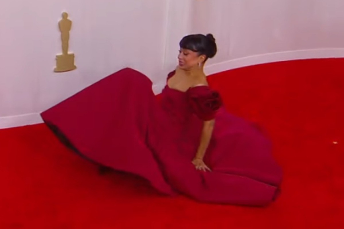 Όσκαρ: Η τούμπα της Youtuber, Λίζα Κόσι, στο κόκκινο χαλί