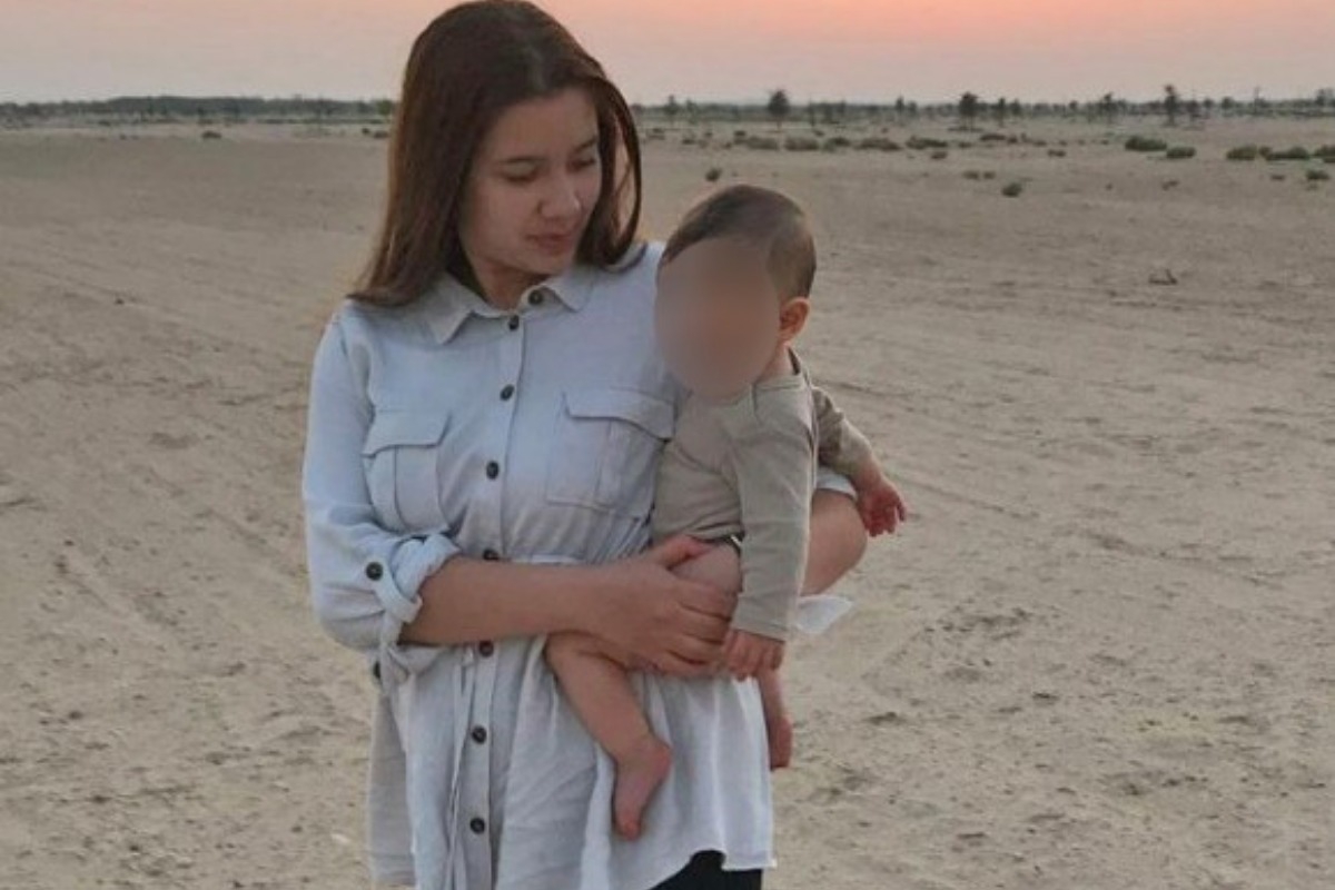 Η φωτογραφία της μικρής Λυδίας δύο χρόνια μετά τη δολοφονία της μητέρας της, Καρολάιν