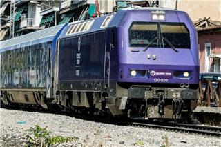 Απίστευτη καταγγελία: Έχασε τον άνδρα της σε σιδηροδρομικό δυστύχημα και τώρα της ζητούν πίσω την αποζημίωση