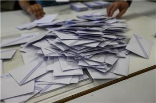 Πώς διαμορφώνονται τα δεδομένα μετά το μπλόκο στο κόμμα Κασιδιάρη