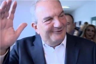 Αυτοδιοικητικές εκλογές: Ο Κώστας Καραμανλής πήγε να ψηφίσει χωρίς… ταυτότητα
