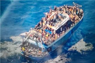 Ναυάγιο στην Πύλο: Βίντεο του Super Puma και φωτογραφίες λίγο πριν βυθιστεί