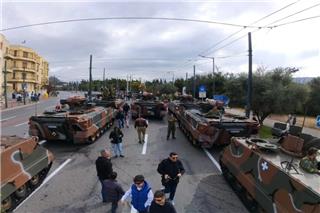 Δείτε live τη μεγάλη στρατιωτική παρέλαση στο κέντρο της Αθήνας για την επέτειο της 25ης Μαρτίου