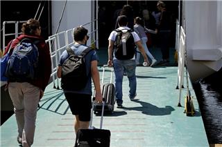«Τσουχτερό» το Πάσχα στο χωριό: Καύσιμα και εισιτήρια έχουν πάρει «φωτιά»