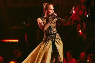 Eurovision: Η Σερτάμπ ανέβηκε ξανά στη σκηνή μετά από 21 χρόνια