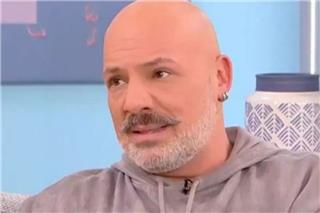 Νίκος Μουτσινάς: «Η μαμά μου ήθελε να βρούμε μια γυναίκα να μας κάνει ένα παιδί και να φύγει»