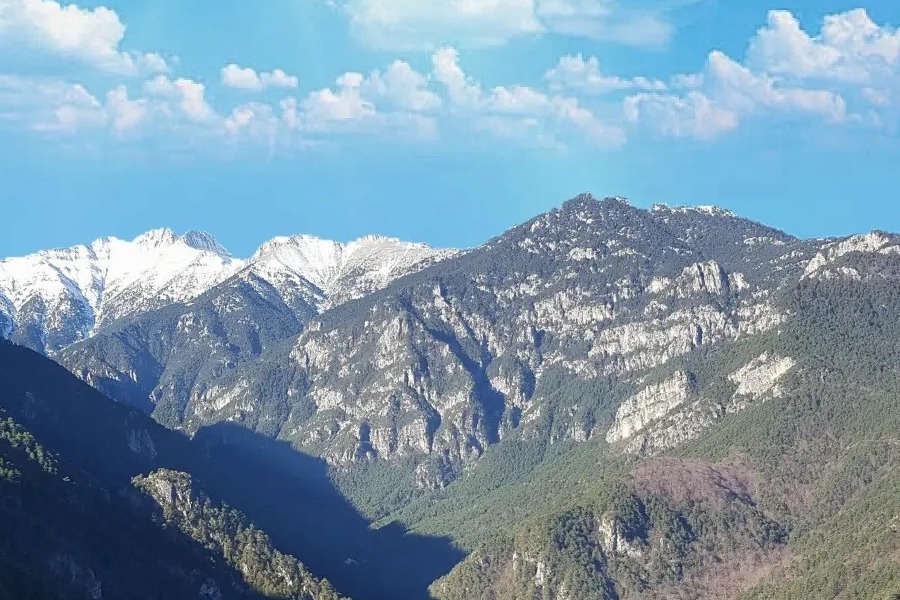 Όλυμπος: Επιχείρηση της Πυροσβεστικής για 50χρονο τραυματία ‑ Μεταφέρθηκε στο νοσοκομείο Κατερίνης