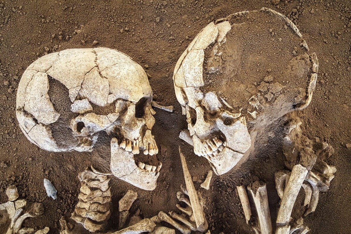 Η ιστορία πίσω από τους εραστές του Βαλντάρο που βρίσκεται σε αιώνια αγκαλιά