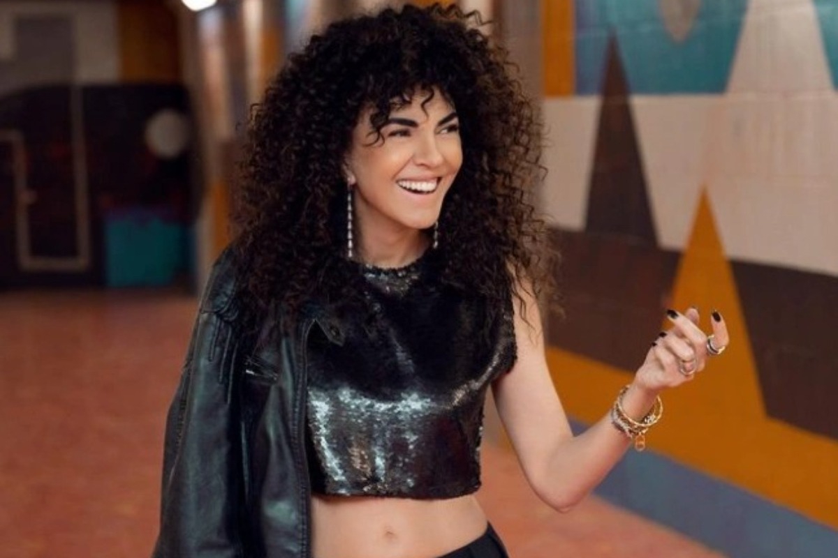 Η Μαρία Σολωμού εντυπωσιάζει με κοιλιακούς «φέτες» ‑ Προκαλεί «λιποθυμίες» στα 48 της