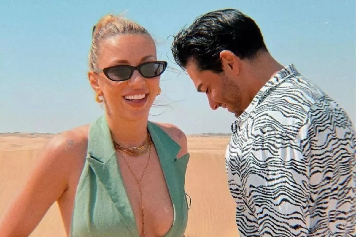 Διακοπές στη Μήλο για Μάστορα‑Καληφώνη: Φουλ ερωτευμένοι ο τραγουδιστής και το μοντέλο