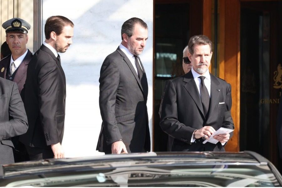 Κηδεία τέως βασιλιά Κωνσταντίνου: Η οικογένεια του παραθέτει γεύμα στη «Μεγάλη Βρετανία»