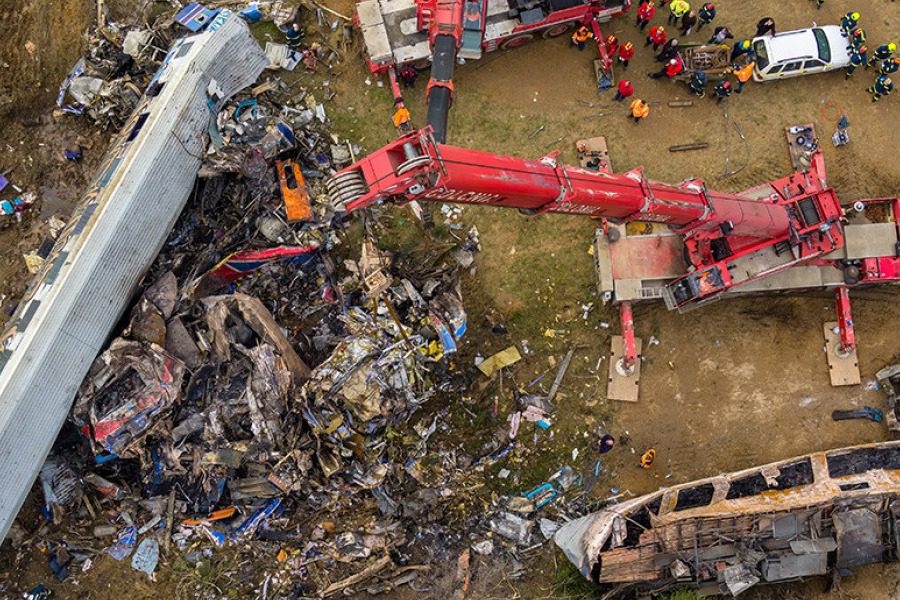 11 μέτρα για τη στήριξη στους συγγενείς θυμάτων των Τεμπών, στους τραυματίες και τους επιβαίνοντες