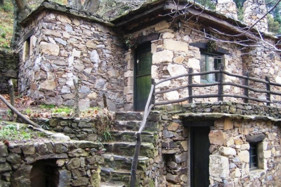 Το πανέμορφο ελληνικό χωριό που δεν έχει ρεύμα