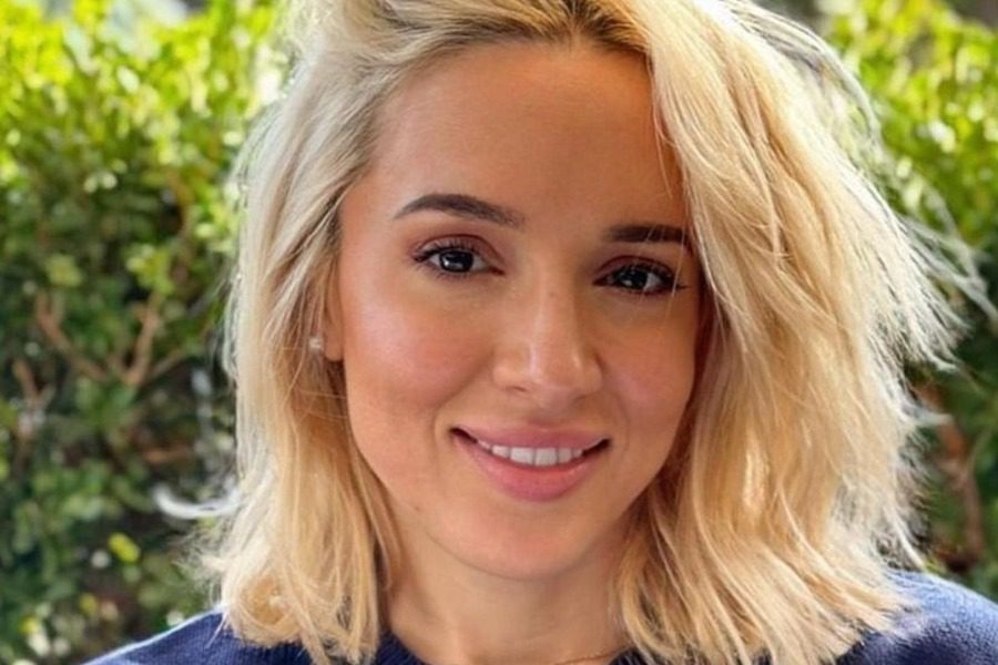 Αυτή είναι η μη επεμβατική μέθοδος της Καλομοίρας για να μοιάζει 25 ενώ κοντεύει τα 40