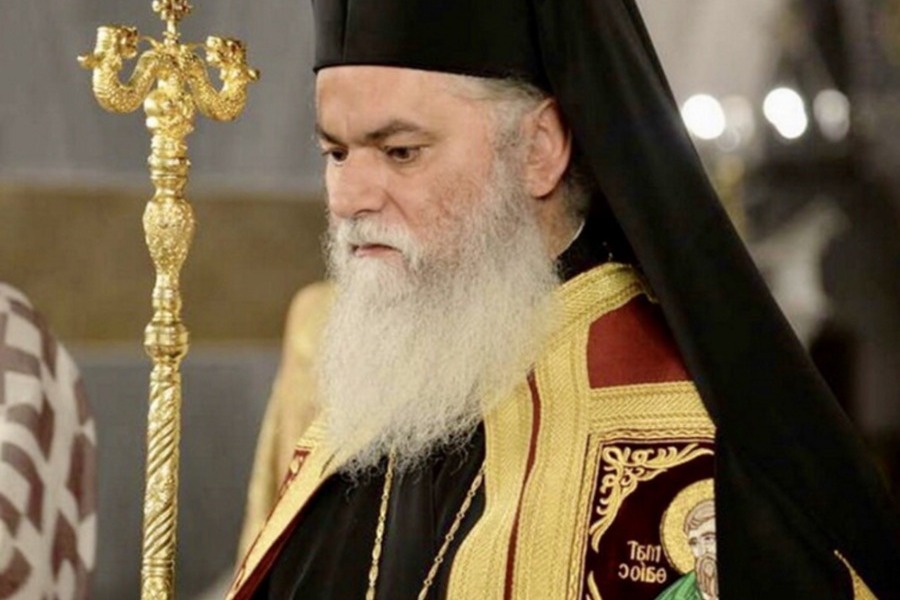 Παραλήρημα του μητροπολίτη Καλαβρύτων για την τεκνοθεσία ομόφυλων ζευγαριών