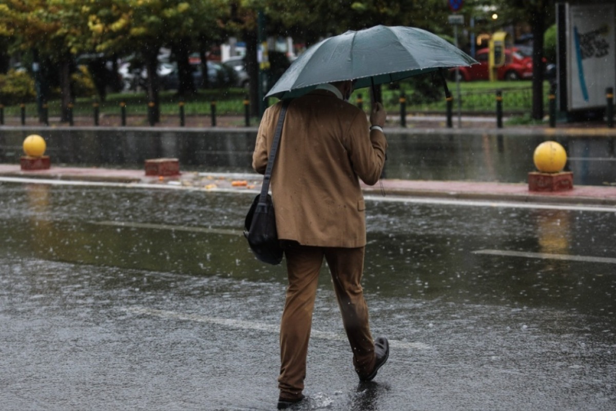 Καιρός: Καταιγίδες και ισχυροί νοτιάδες σήμερα ‑ Πού θα είναι έντονα τα φαινόμενα