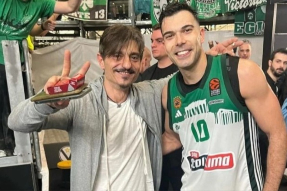 Γιαννακόπουλος ‑ Σλούκας ποζάρουν αγκαλιά: «ένα τεράστιο ευχαριστώ στην προηγούμενη ομάδα του που τον άφησε ελεύθερο»