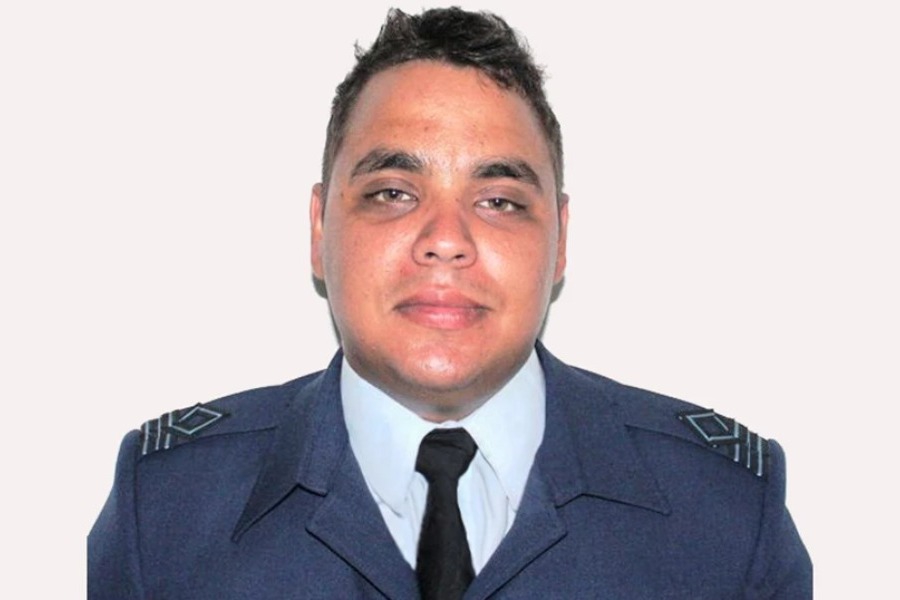 Τι σημαίνει πρακτικά η υιοθέτηση του παιδιού του 34χρονου σμηναγού Χρήστου Μουλά από τη Βουλή των Ελλήνων