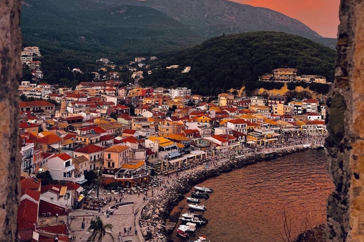 The Sun: Ο «τέλειος» προορισμός για διακοπές είναι στην Ελλάδα ‑ Δε φαντάζεσαι ποιος είναι