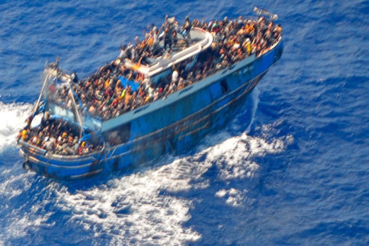 Ναυάγιο στην Πύλο: Νέα «καραβιά» με πτώματα τη νύχτα στο λιμάνι