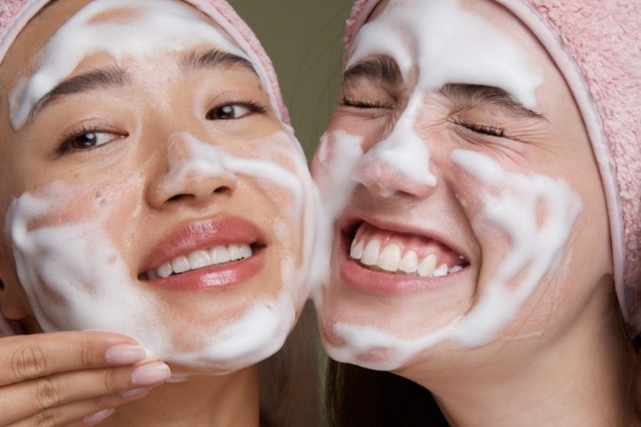 Ξέχνα όσα ήξερες: Το ντεμακιγιάζ γίνεται πλέον έτσι