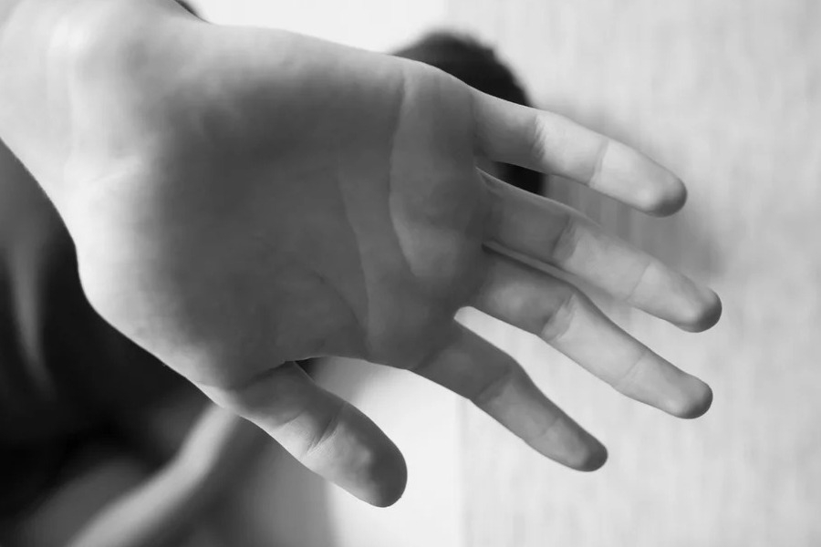 Καταγγελία ‑ σοκ στη Νίκαια: Μητέρα κατήγγειλε τον 12χρονο φίλο του 8χρονου γιου της για τον βιασμό του