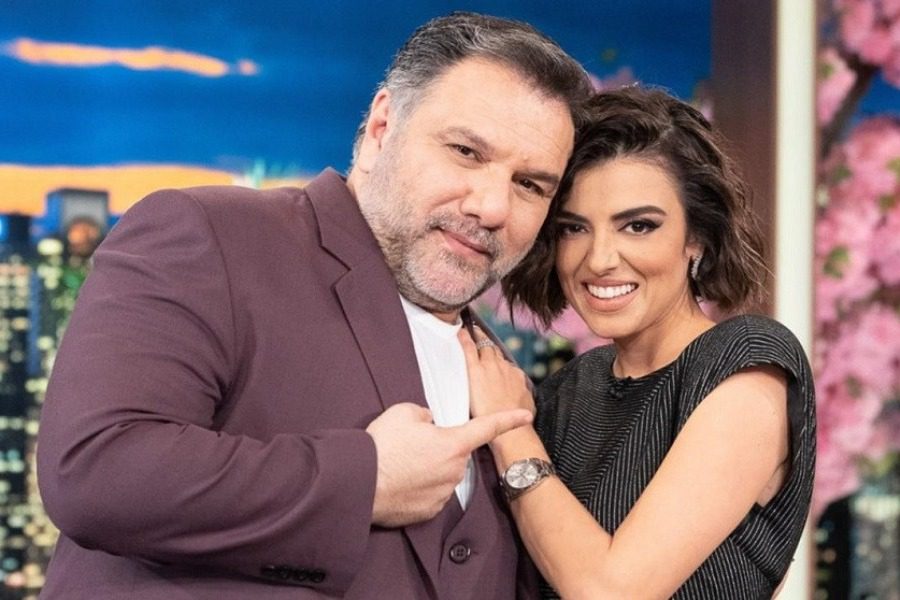 «Σε απάτησαν και σένα;» ‑ Απίστευτη ερώτηση του Αρναούτογλου σε καλεσμένη του