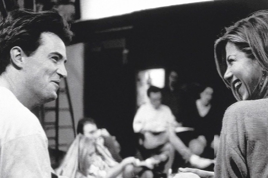 Ο αποχαιρετισμός της Jennifer Aniston στον Matthew Perry σπάει καρδιές