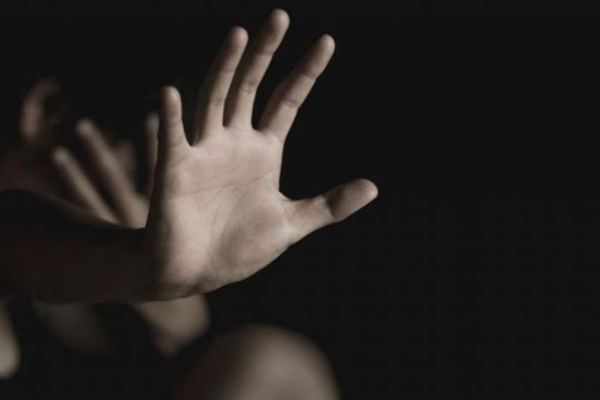 Συνελήφθη 45χρονος καθηγητής για παρενόχληση μαθήτριας ‑ Τη φίλησε στο στόμα παρά τη θέλησή της