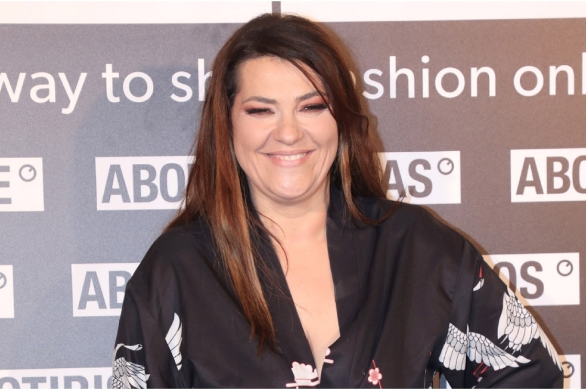 Κατερίνα Ζαρίφη: «Όλοι εσείς που παντρευτήκατε και κάνατε παιδί έχετε φτιάξει τη ζωή σας;»