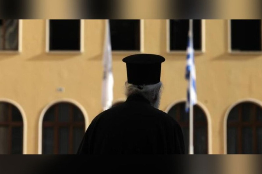 Ρέθυμνο: Χαστούκισε και έβριζε τη παπαδιά στη μέση του δρόμου επειδή… ζήλεψε