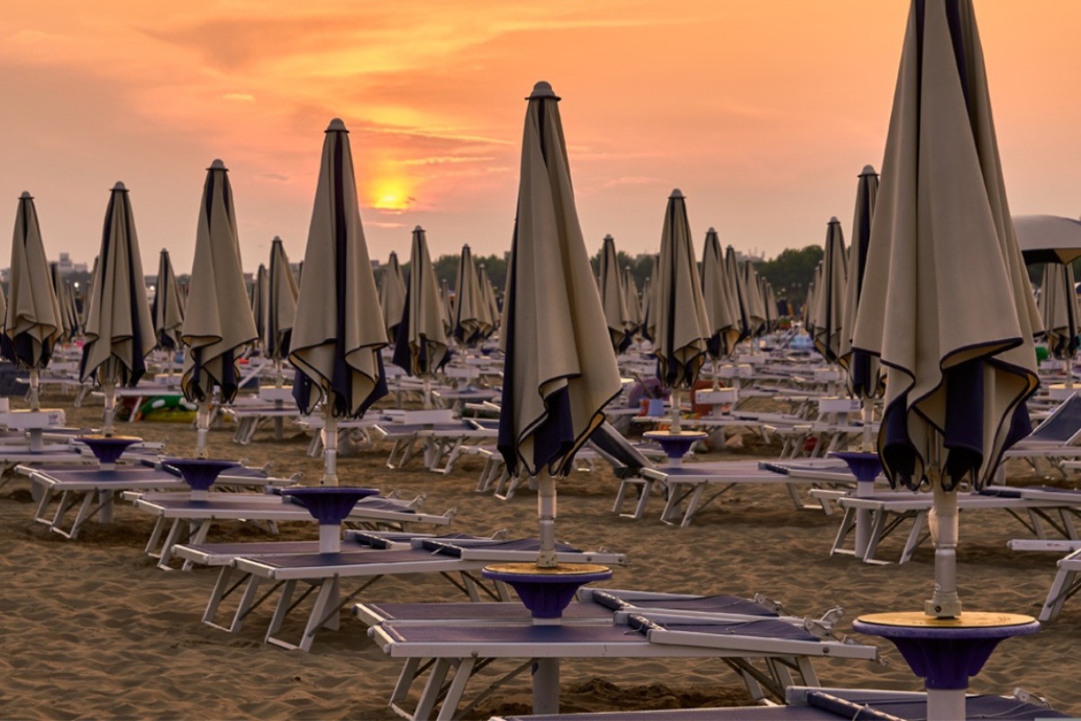 «Κίνημα της πετσέτας»: Καταγγέλλουν σωματοφύλακες σε παραλίες