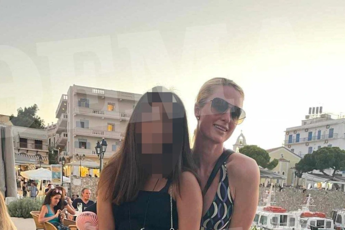 Στις Σπέτσες η Paris Hilton με τον άντρα της ‑ Δείτε φωτογραφίες και βίντεο