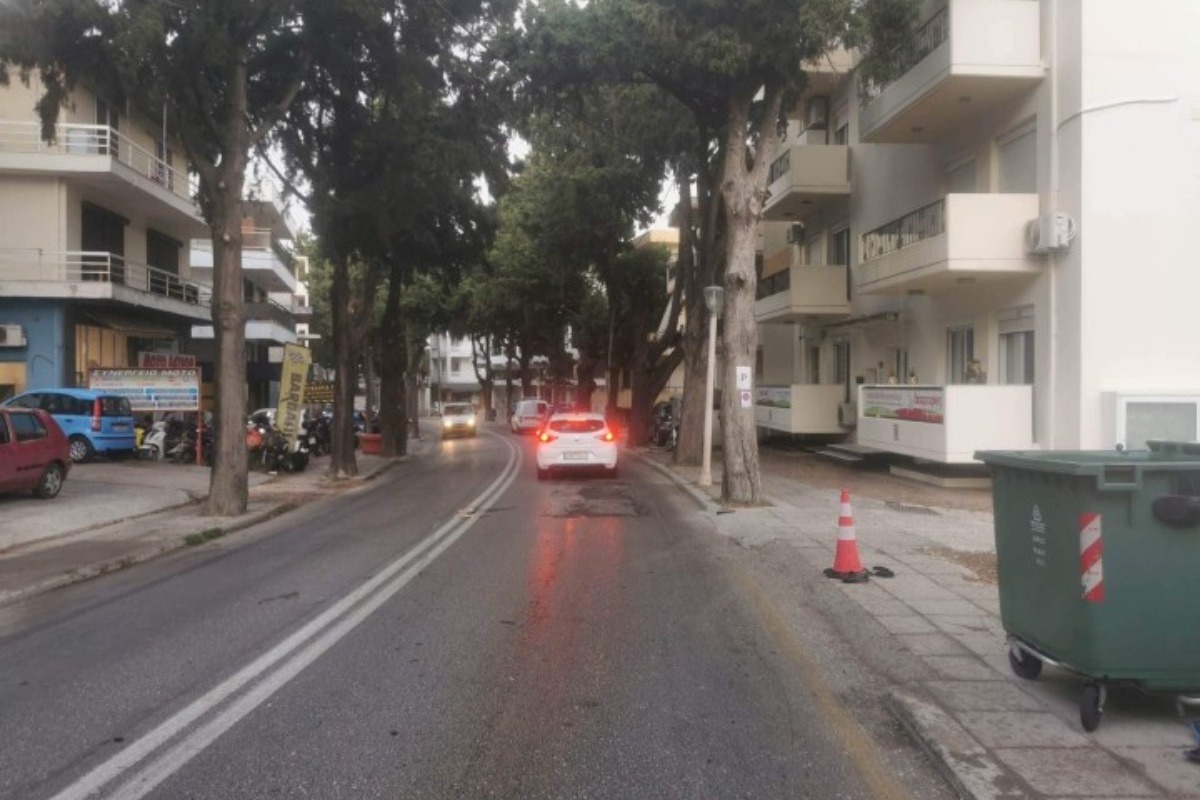 Τραγωδία στη Ρόδο ‑ Τον χτύπησε αυτοκίνητο που έβγαινε από πάρκινγκ και τον παρέσυρε διερχόμενο ΙΧ