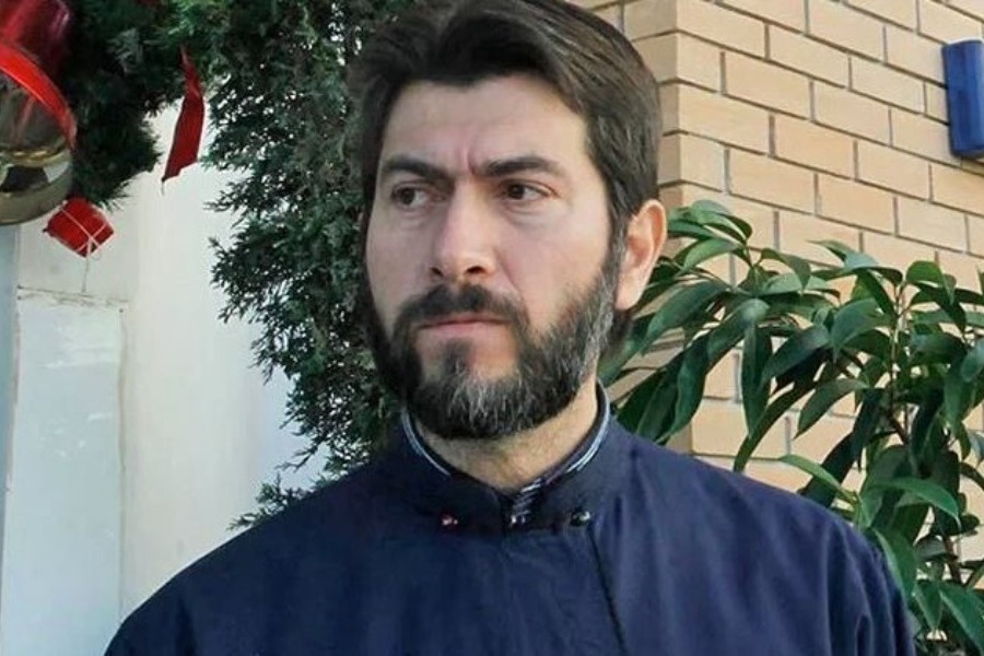 Ως ύποπτοι για απιστία, ξέπλυμα και υπεξαίρεση πατέρας Αντώνιος και πρεσβυτέρα