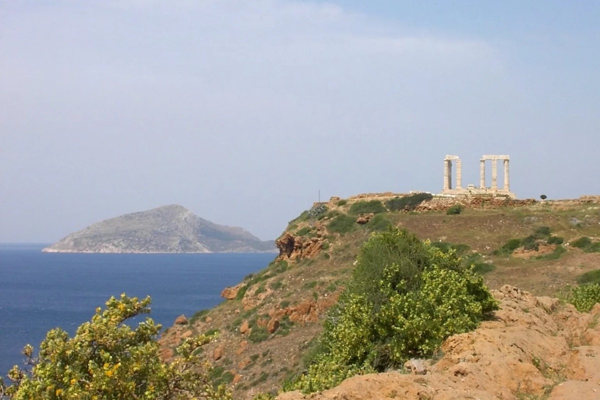 Πάτροκλος: Το άγνωστο νησάκι που βρίσκεται κοντά στο Σούνιο και ο «Τιτανικός της Ελλάδας»